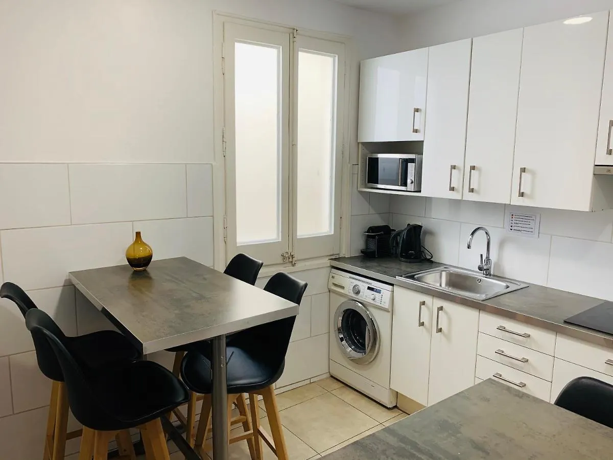 Appartamento APTBCN Super Balmes Guest House Barcellona