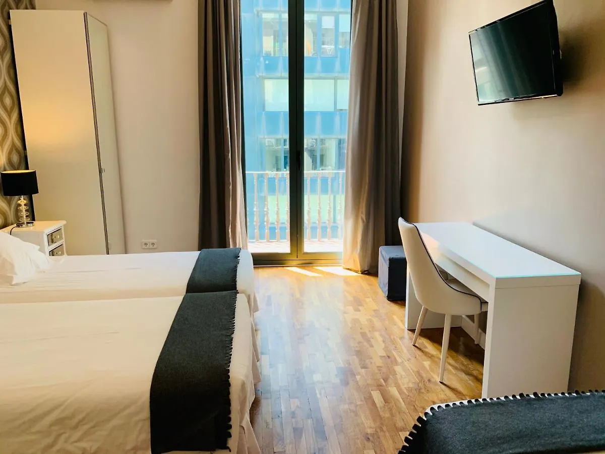 APTBCN Super Balmes Guest House Barcellona 0*,