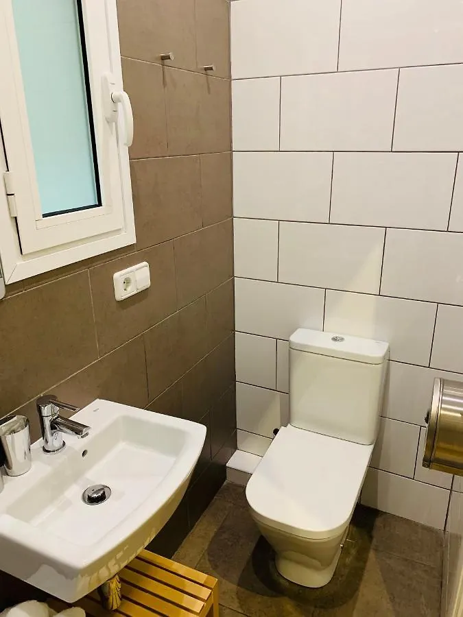 Appartamento APTBCN Super Balmes Guest House Barcellona