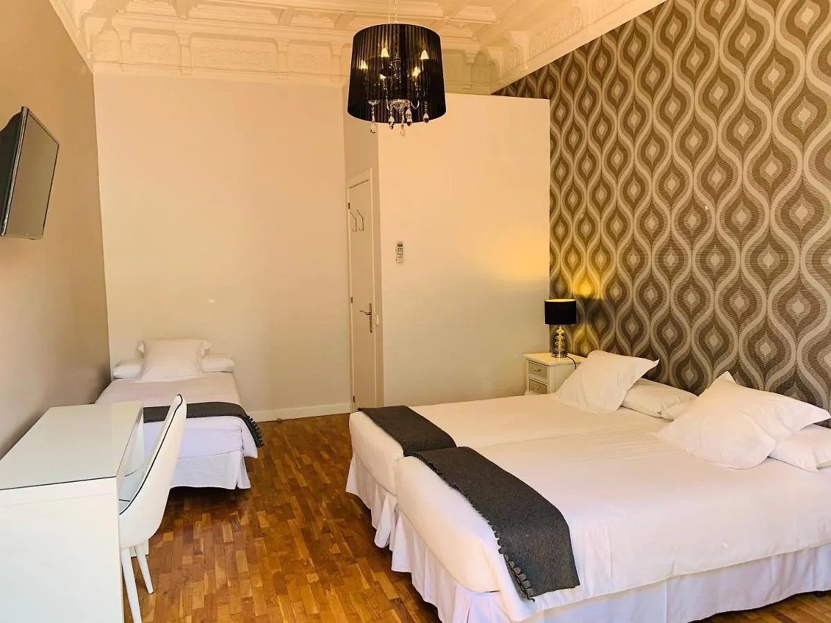 Appartamento APTBCN Super Balmes Guest House Barcellona