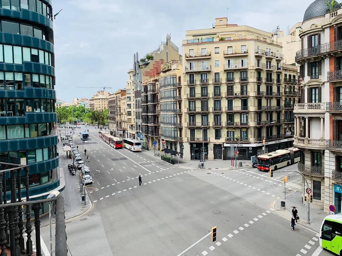 Appartamento APTBCN Super Balmes Guest House Barcellona