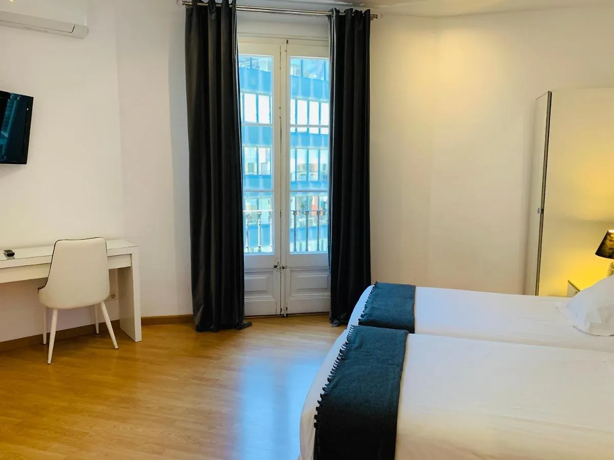 APTBCN Super Balmes Guest House Barcellona Appartamento