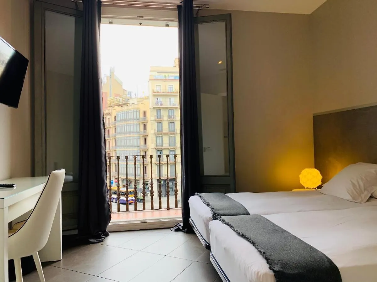Appartamento APTBCN Super Balmes Guest House Barcellona