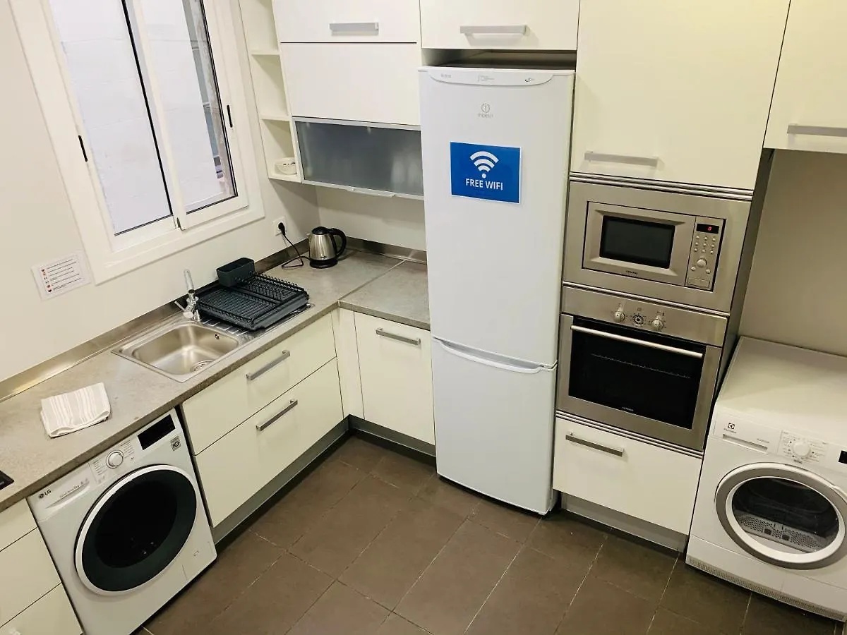 Appartamento APTBCN Super Balmes Guest House Barcellona